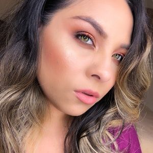 Meet your Posher, Anairis